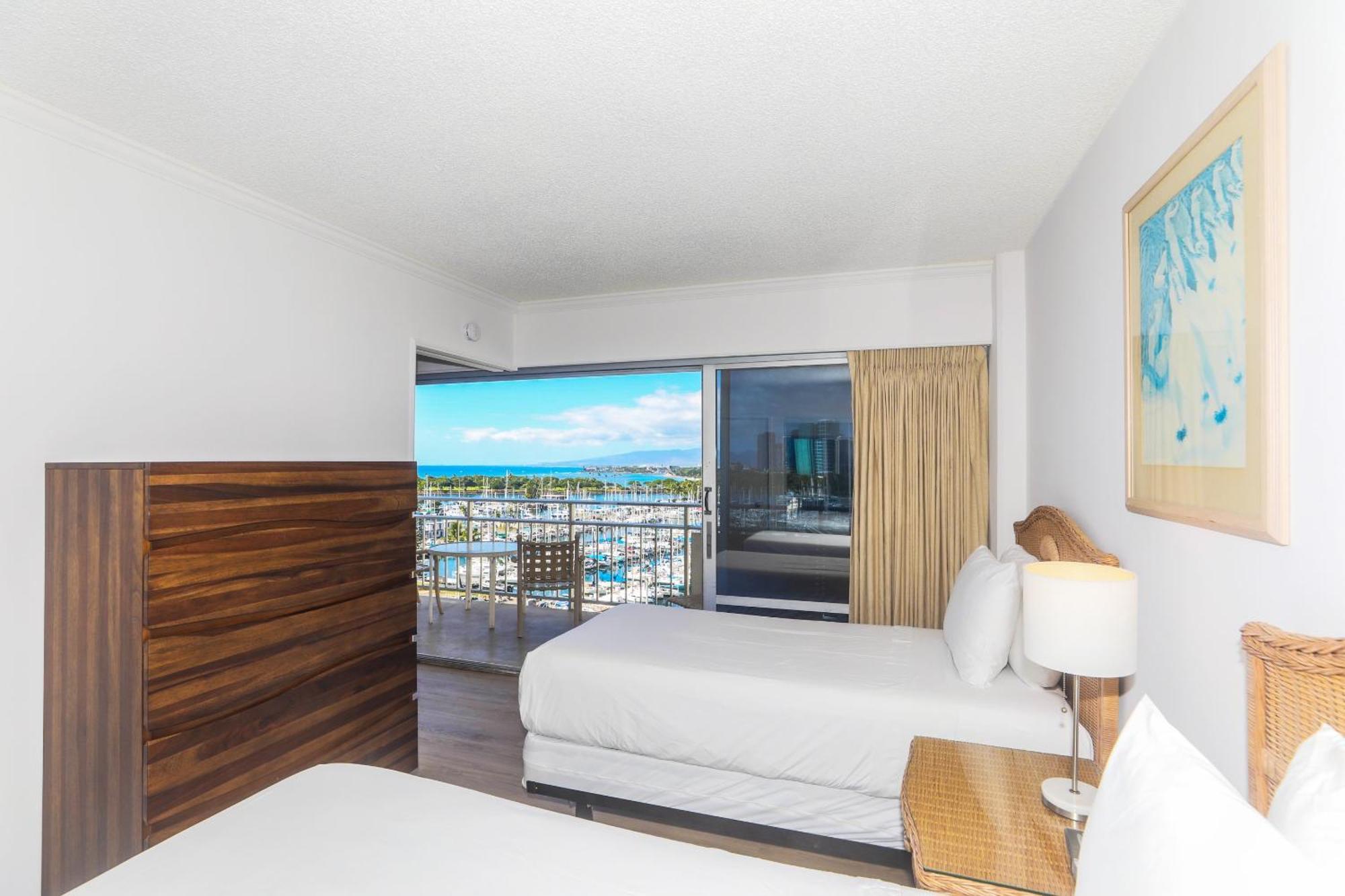 Ilikai Tower 943 Yacht Harbor View 2br Apartment *