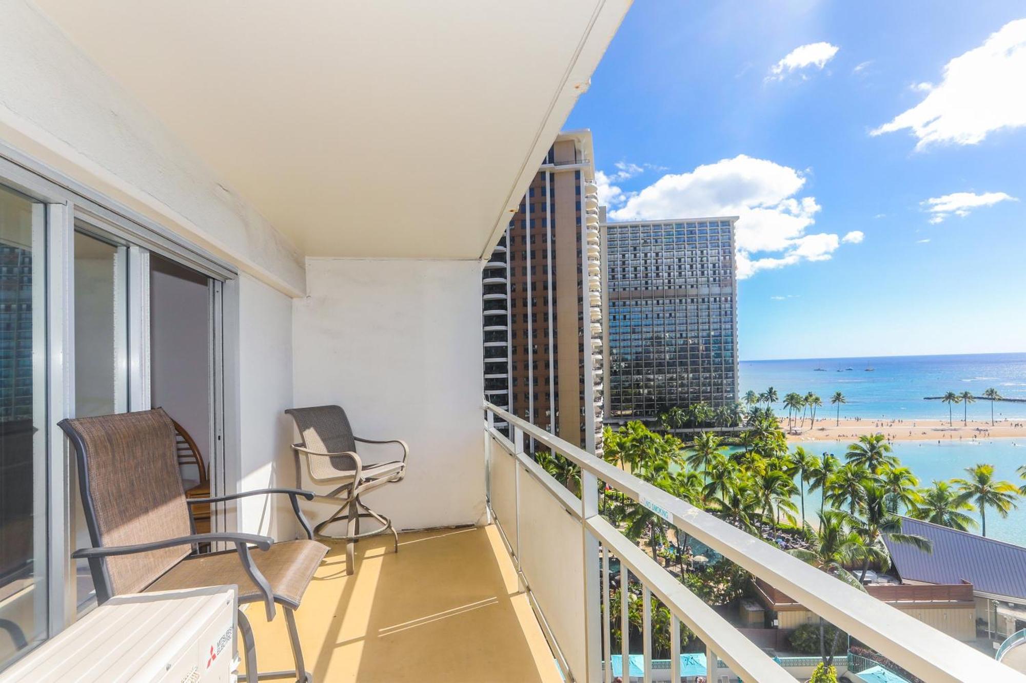 Ilikai Tower 943 Yacht Harbor View 2br *